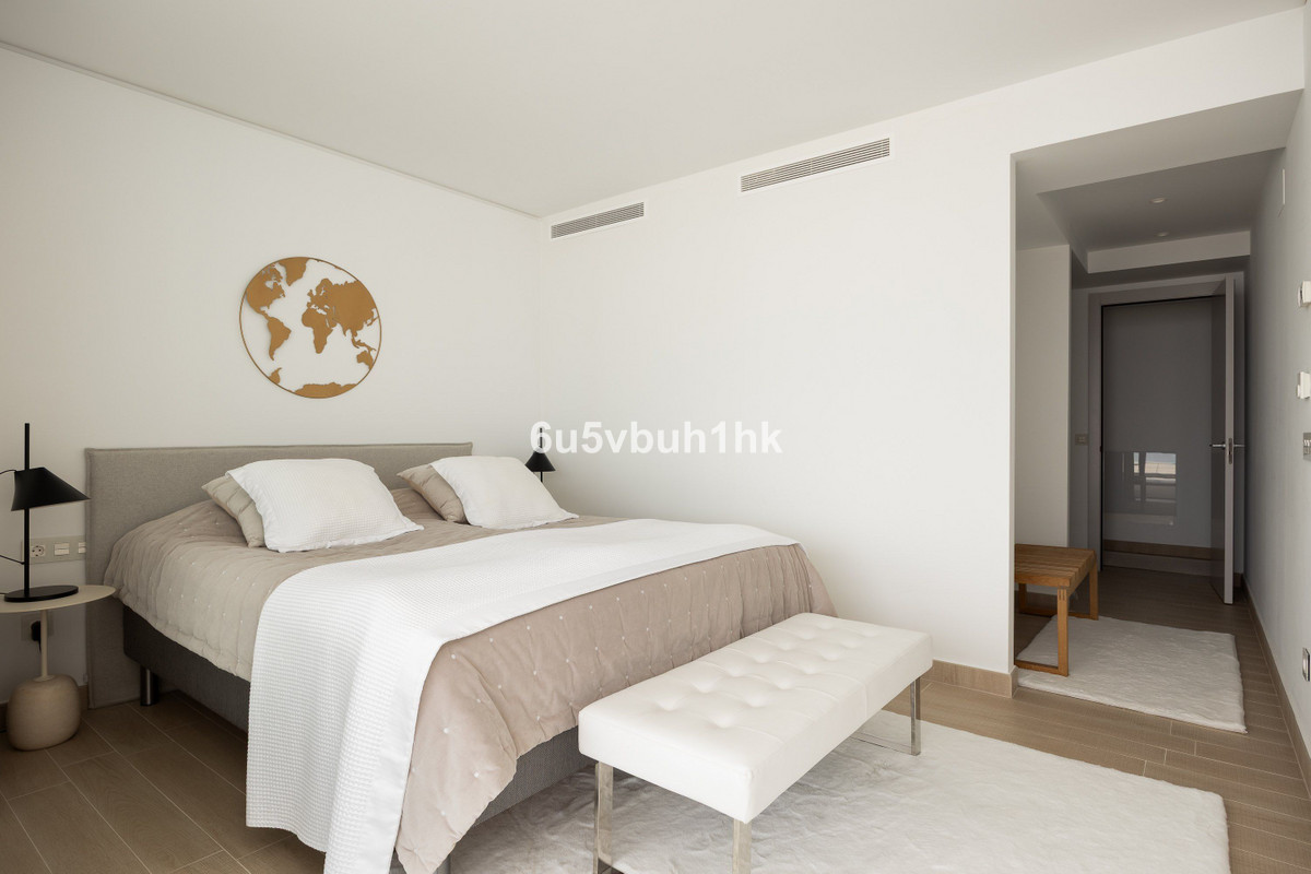4 Bed Apartment for sale in Fuengirola Costa Del Sol, Málaga, Spain