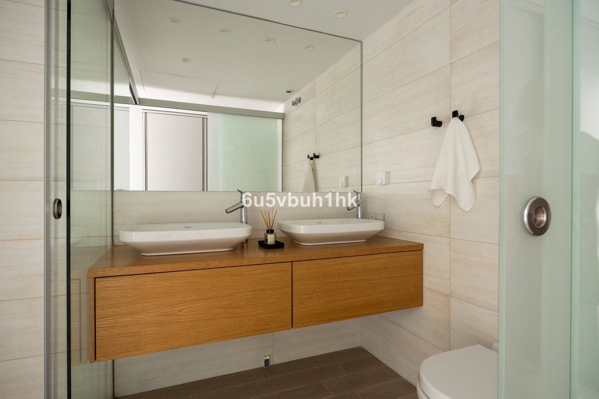 4 Bed Apartment for sale in Fuengirola Costa Del Sol, Málaga, Spain