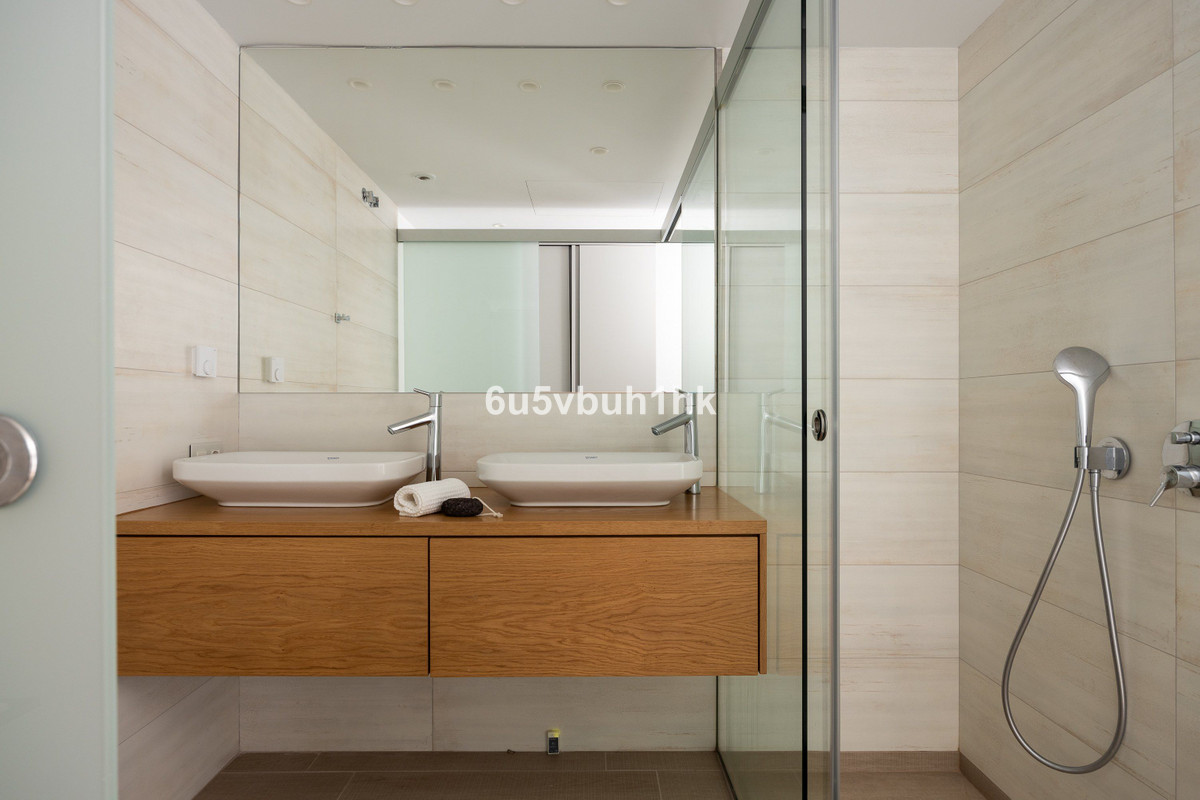 4 Bed Apartment for sale in Fuengirola Costa Del Sol, Málaga, Spain