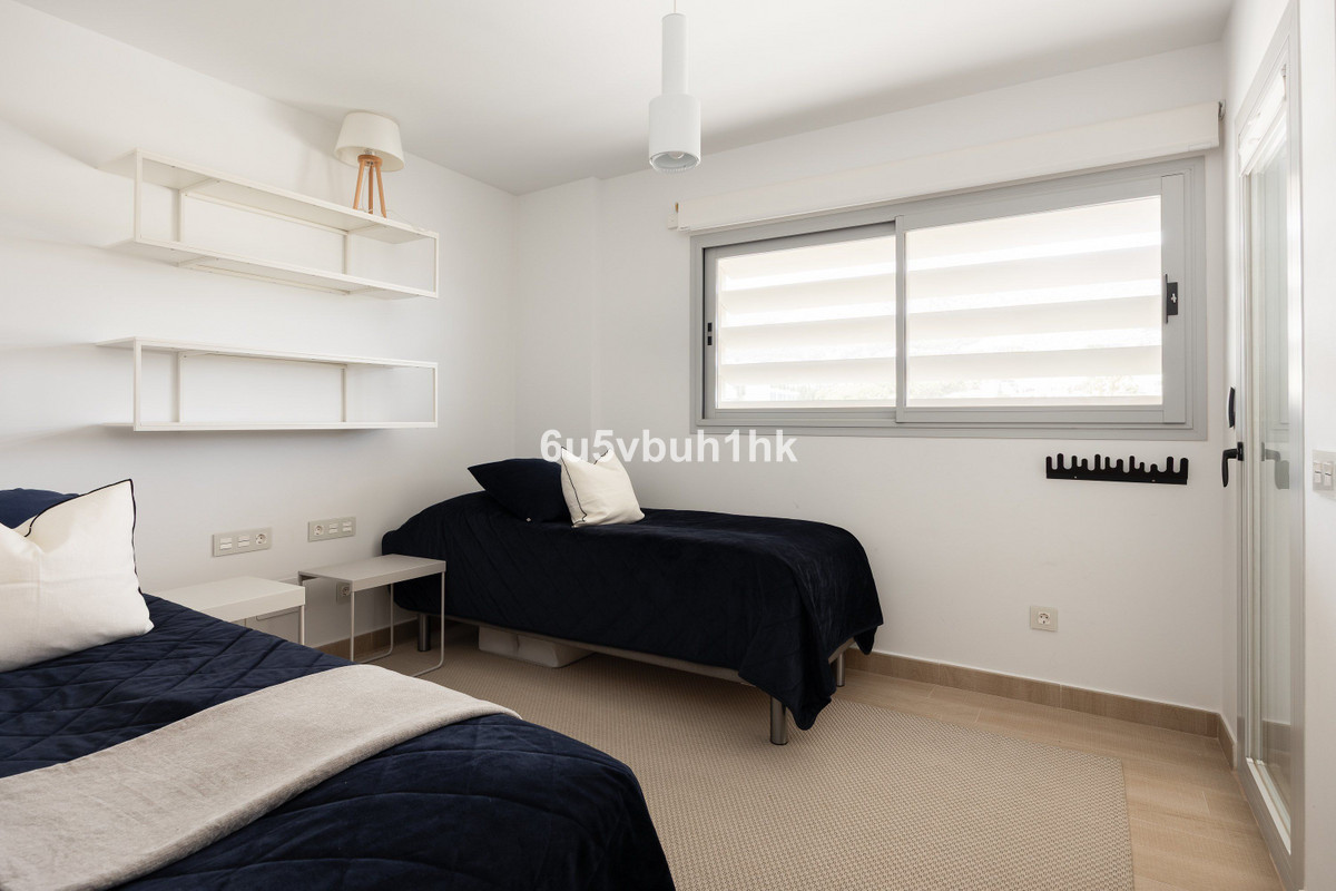 4 Bed Apartment for sale in Fuengirola Costa Del Sol, Málaga, Spain