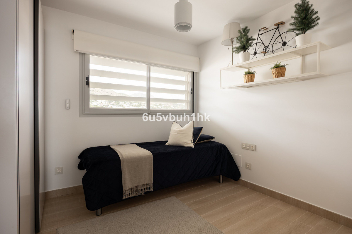 4 Bed Apartment for sale in Fuengirola Costa Del Sol, Málaga, Spain