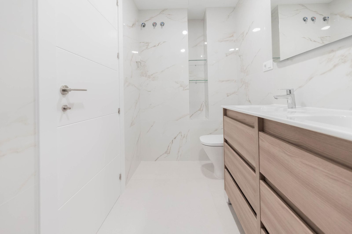2 Bed Apartment for sale in Los Boliches Costa Del Sol, Málaga, Spain