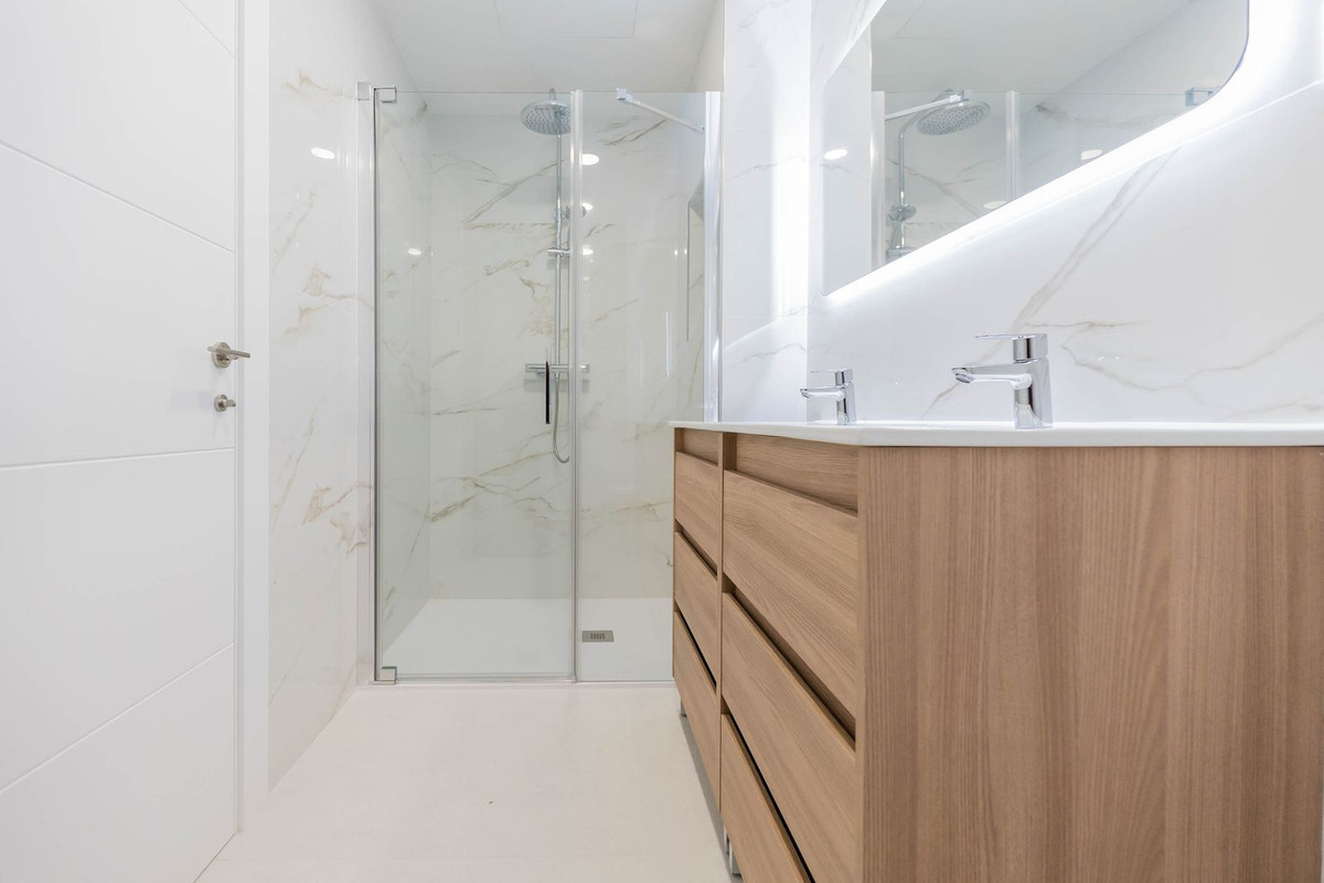 2 Bed Apartment for sale in Los Boliches Costa Del Sol, Málaga, Spain