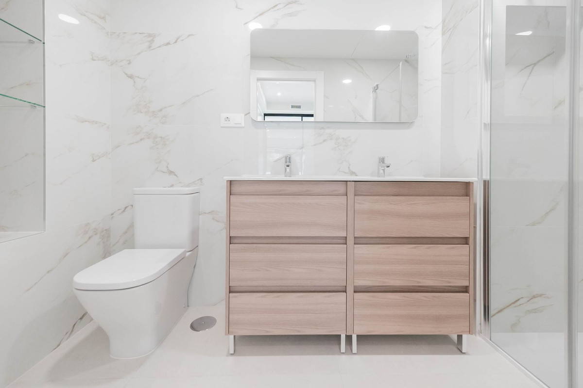 2 Bed Apartment for sale in Los Boliches Costa Del Sol, Málaga, Spain