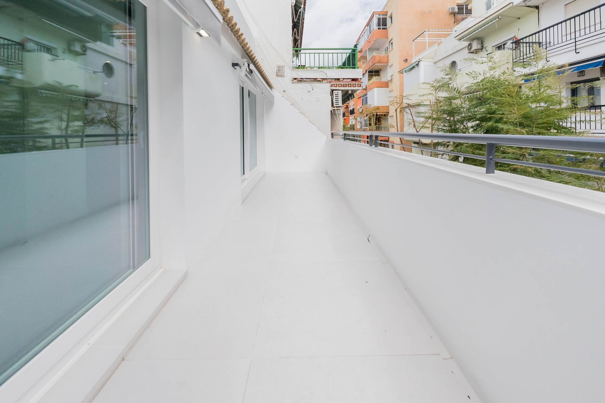 2 Bed Apartment for sale in Los Boliches Costa Del Sol, Málaga, Spain