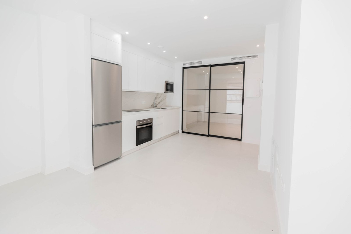 2 Bed Apartment for sale in Los Boliches Costa Del Sol, Málaga, Spain