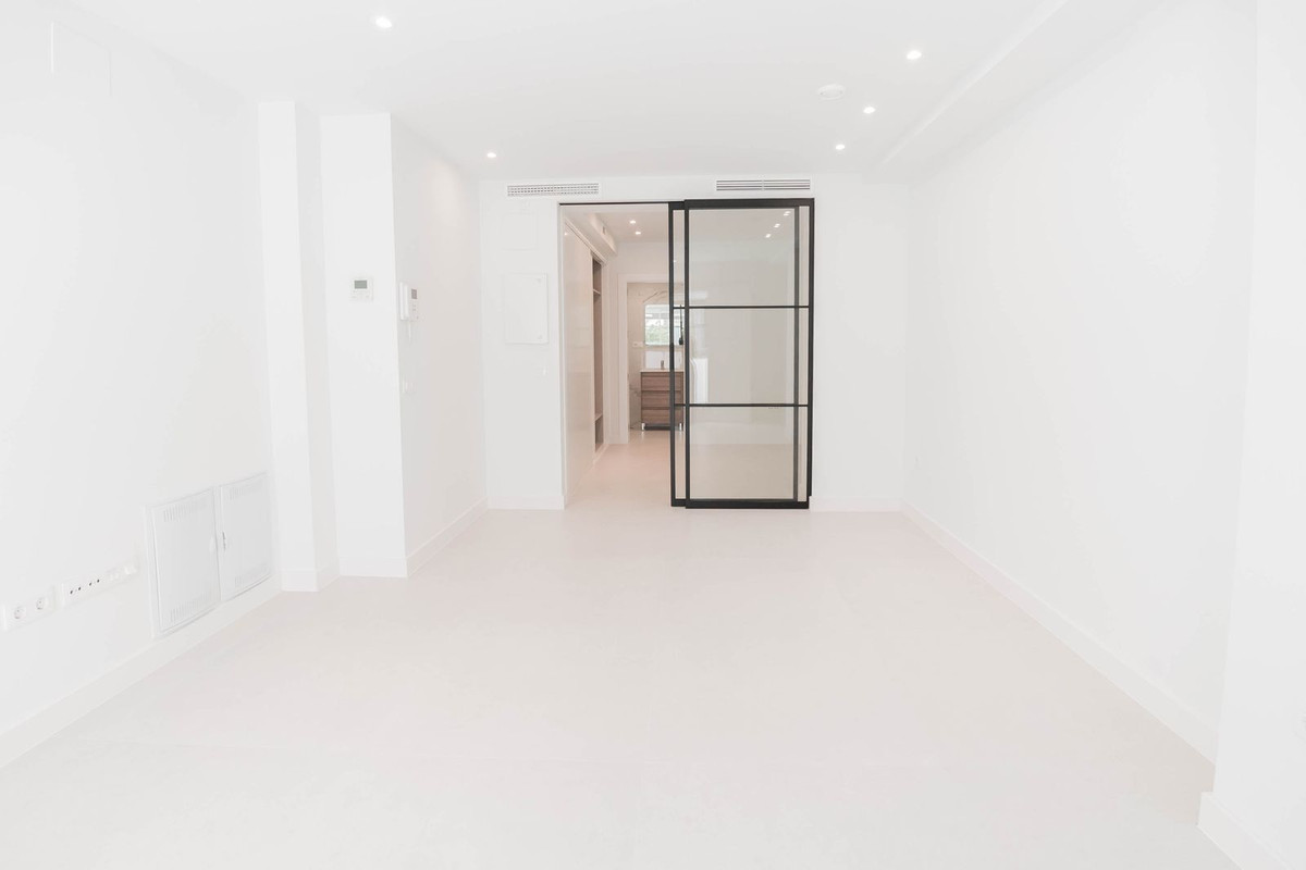 2 Bed Apartment for sale in Los Boliches Costa Del Sol, Málaga, Spain