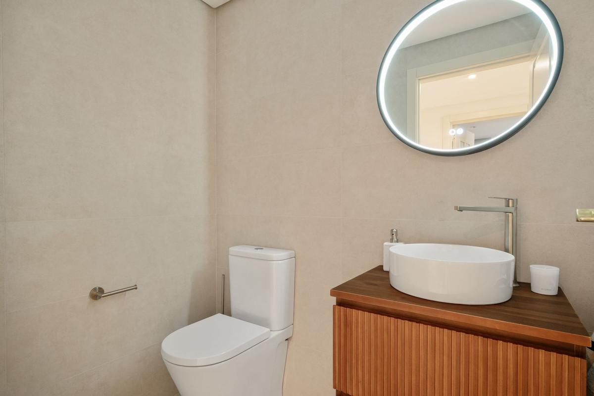 3 Bed Apartment for sale in Nueva Andalucía Costa Del Sol, Málaga, Spain