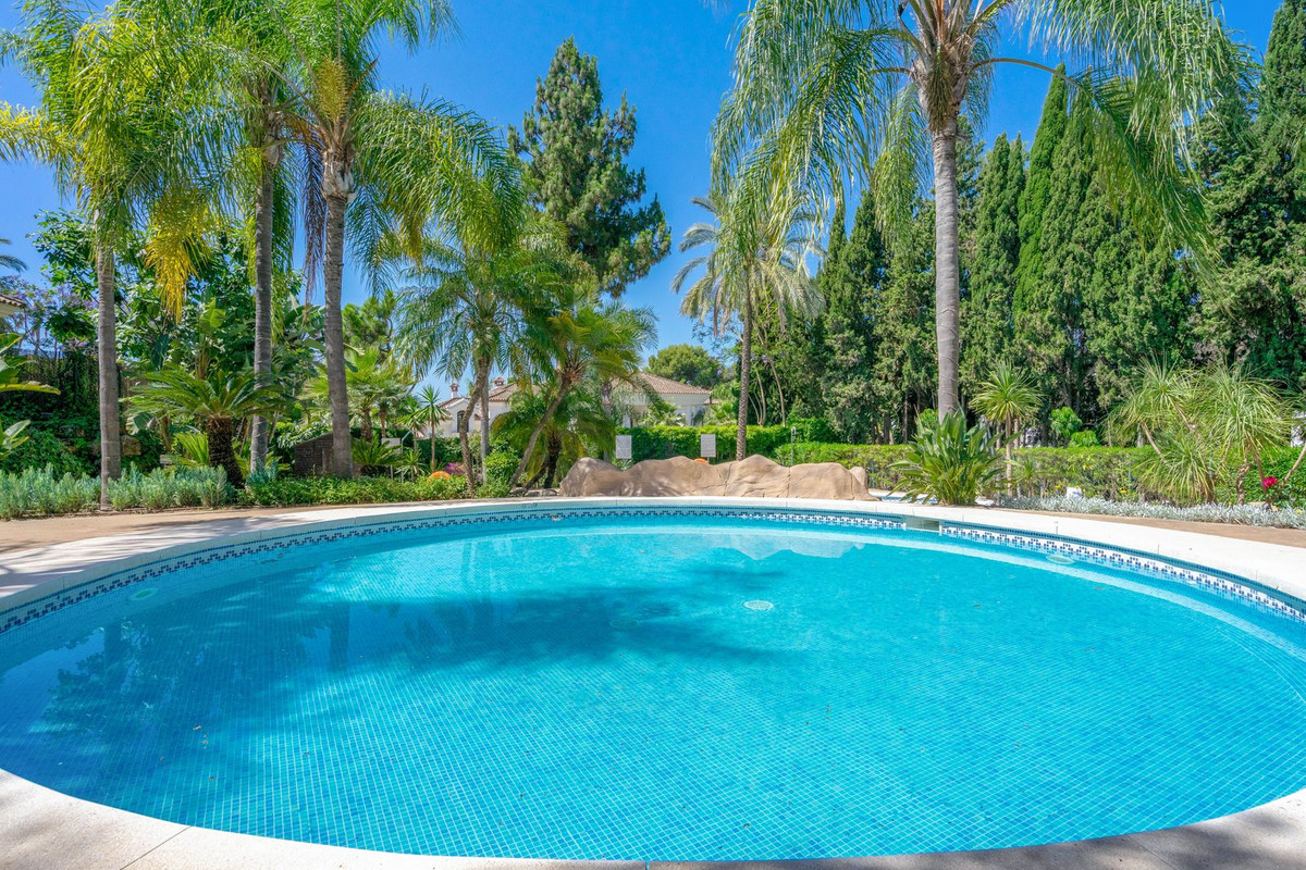 3 Bed Apartment for sale in Nueva Andalucía Costa Del Sol, Málaga, Spain