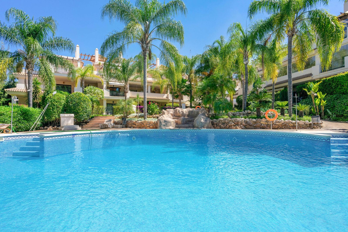 3 Bed Apartment for sale in Nueva Andalucía Costa Del Sol, Málaga, Spain