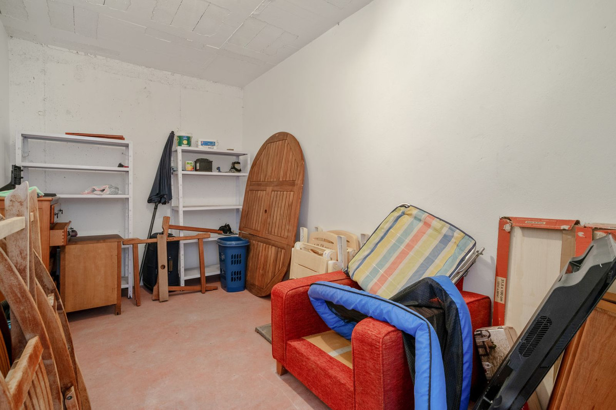 3 Bed Apartment for sale in Nueva Andalucía Costa Del Sol, Málaga, Spain