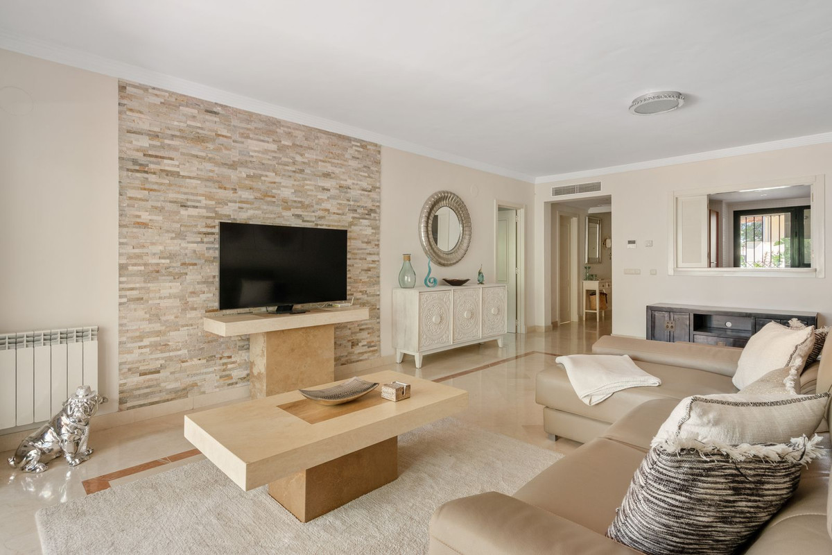 3 Bed Apartment for sale in Nueva Andalucía Costa Del Sol, Málaga, Spain