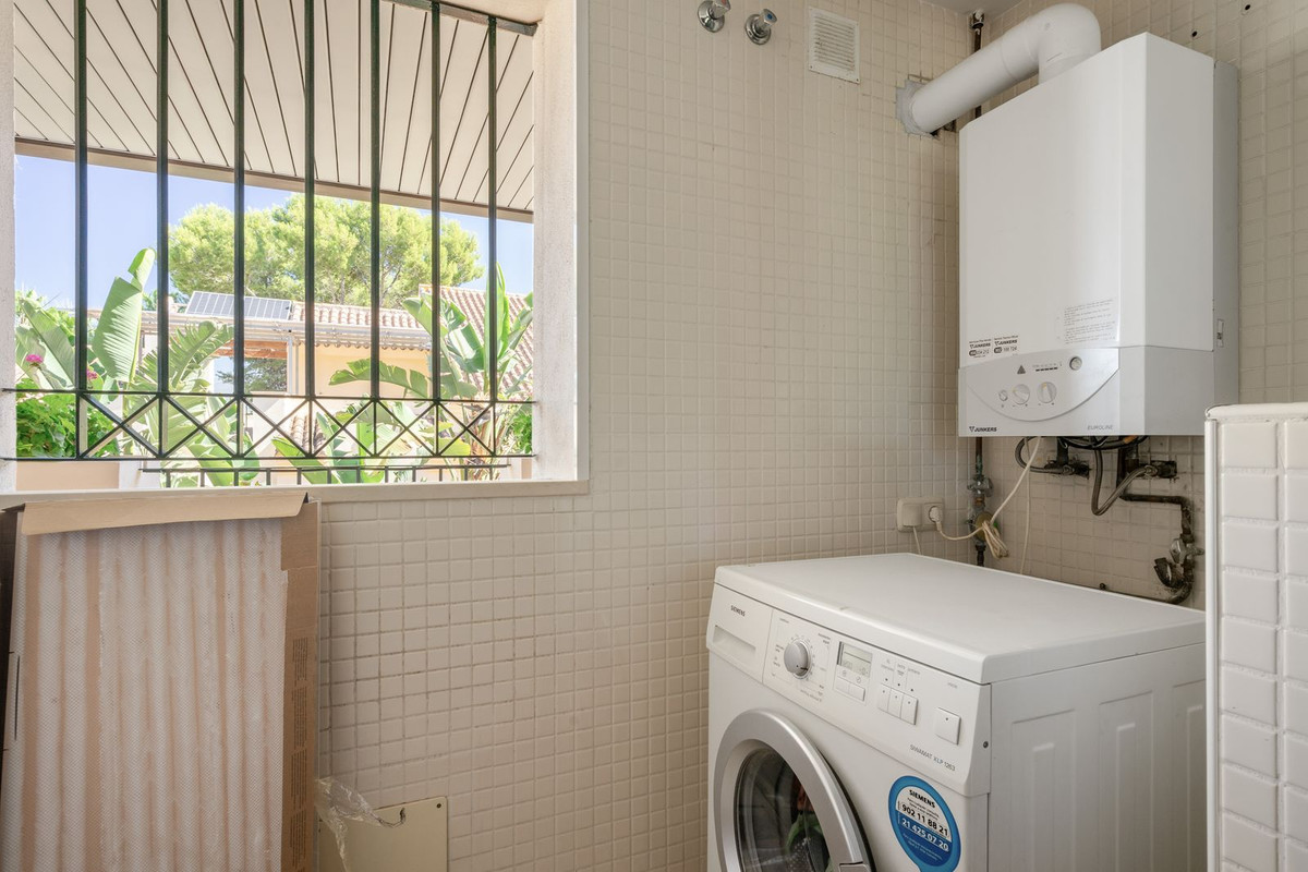 3 Bed Apartment for sale in Nueva Andalucía Costa Del Sol, Málaga, Spain