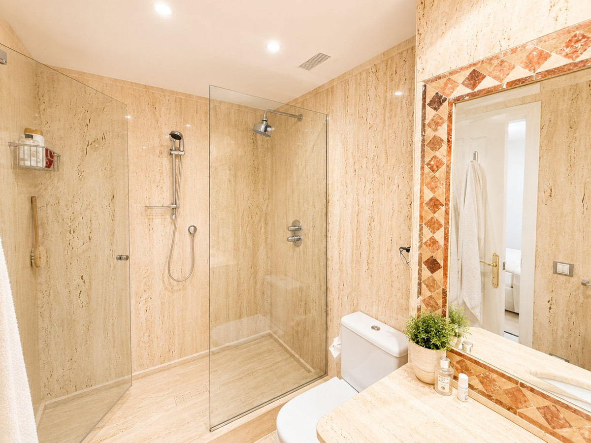 2 Bed Apartment for sale in Nueva Andalucía Costa Del Sol, Málaga, Spain