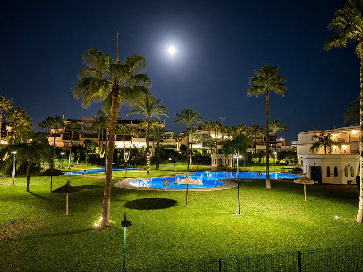 2 Bed Apartment for sale in Nueva Andalucía Costa Del Sol, Málaga, Spain