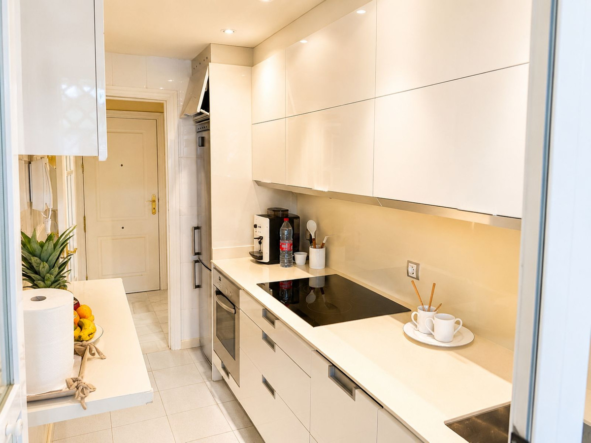2 Bed Apartment for sale in Nueva Andalucía Costa Del Sol, Málaga, Spain