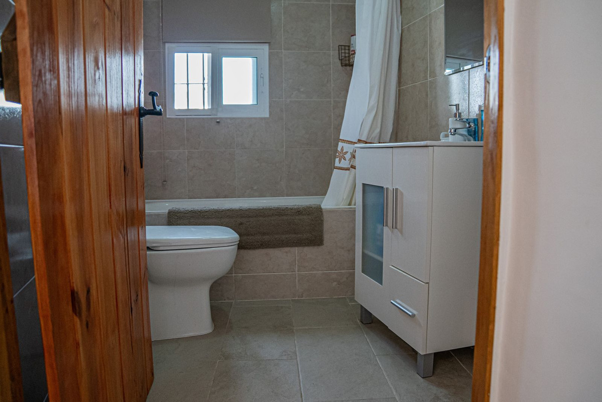2 Bed Townhouse for sale in Alora Costa Del Sol, Málaga, Spain