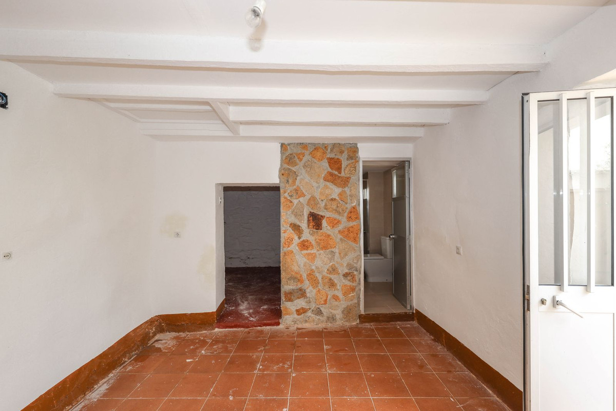 2 Bed Townhouse for sale in Tolox Costa Del Sol, Málaga, Spain