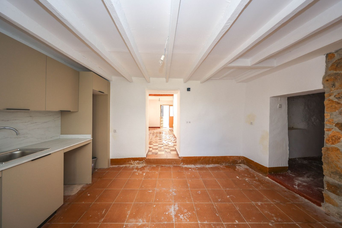 2 Bed Townhouse for sale in Tolox Costa Del Sol, Málaga, Spain