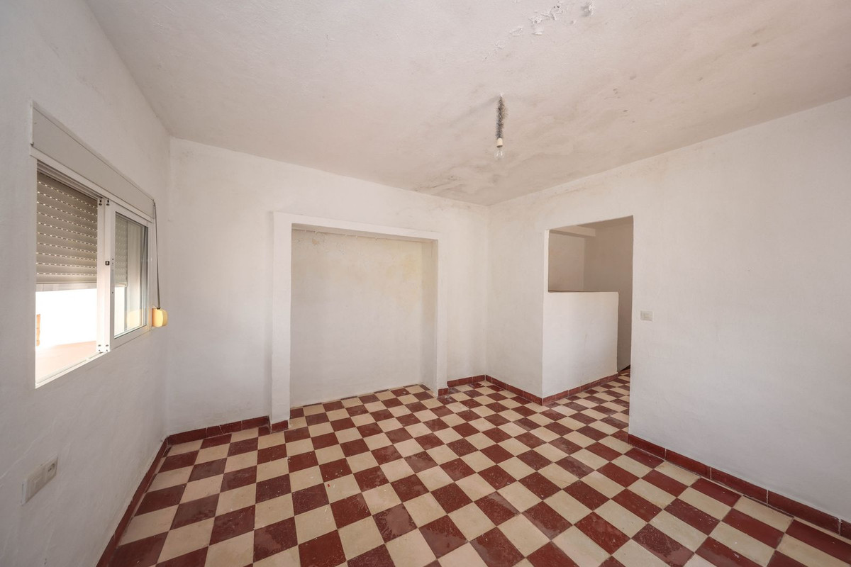 2 Bed Townhouse for sale in Tolox Costa Del Sol, Málaga, Spain