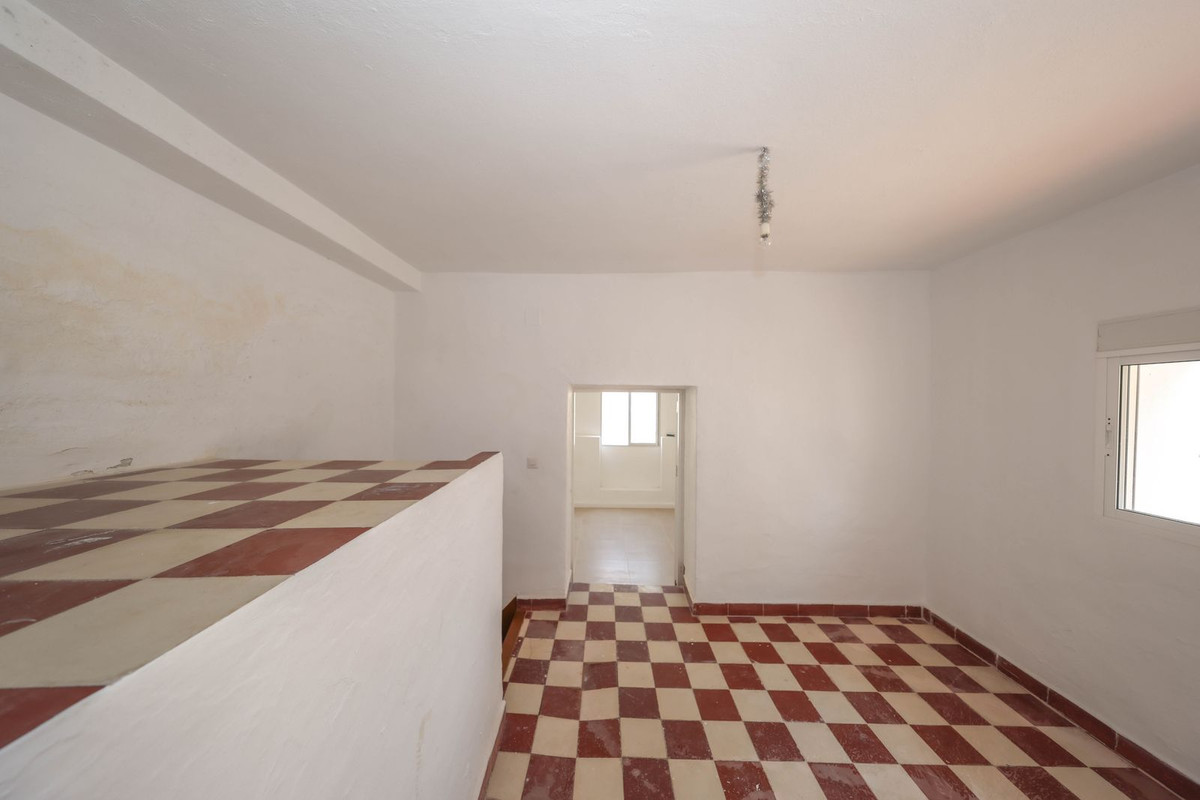 2 Bed Townhouse for sale in Tolox Costa Del Sol, Málaga, Spain