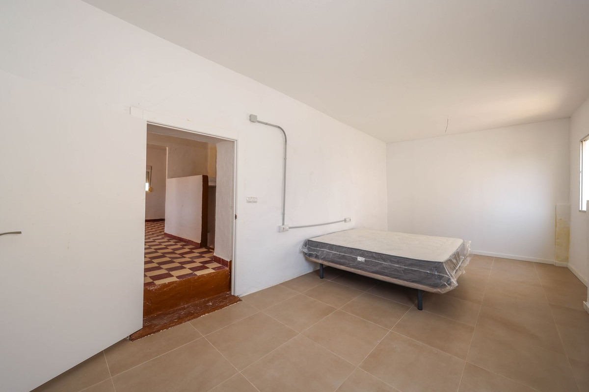 2 Bed Townhouse for sale in Tolox Costa Del Sol, Málaga, Spain