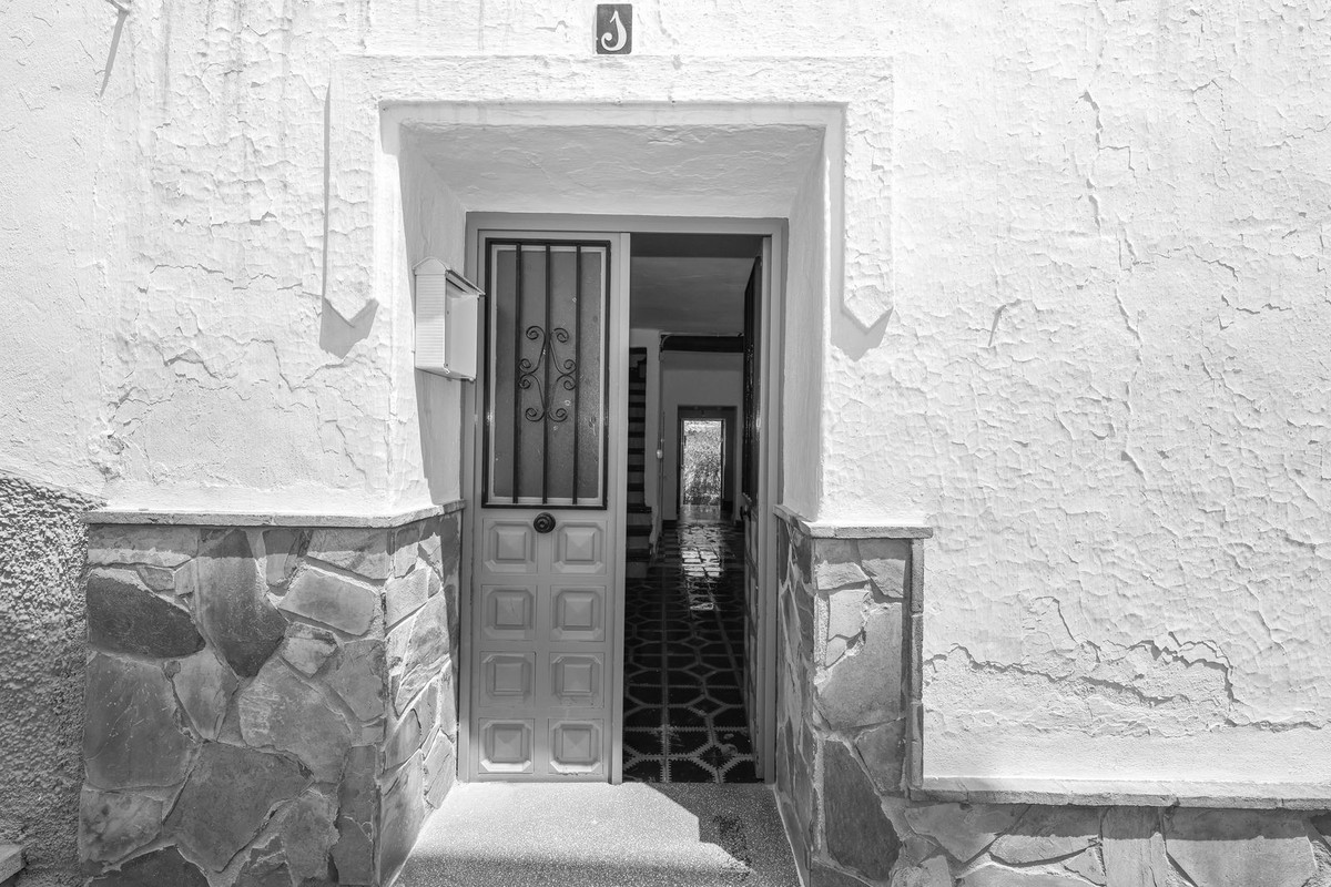 2 Bed Townhouse for sale in Tolox Costa Del Sol, Málaga, Spain