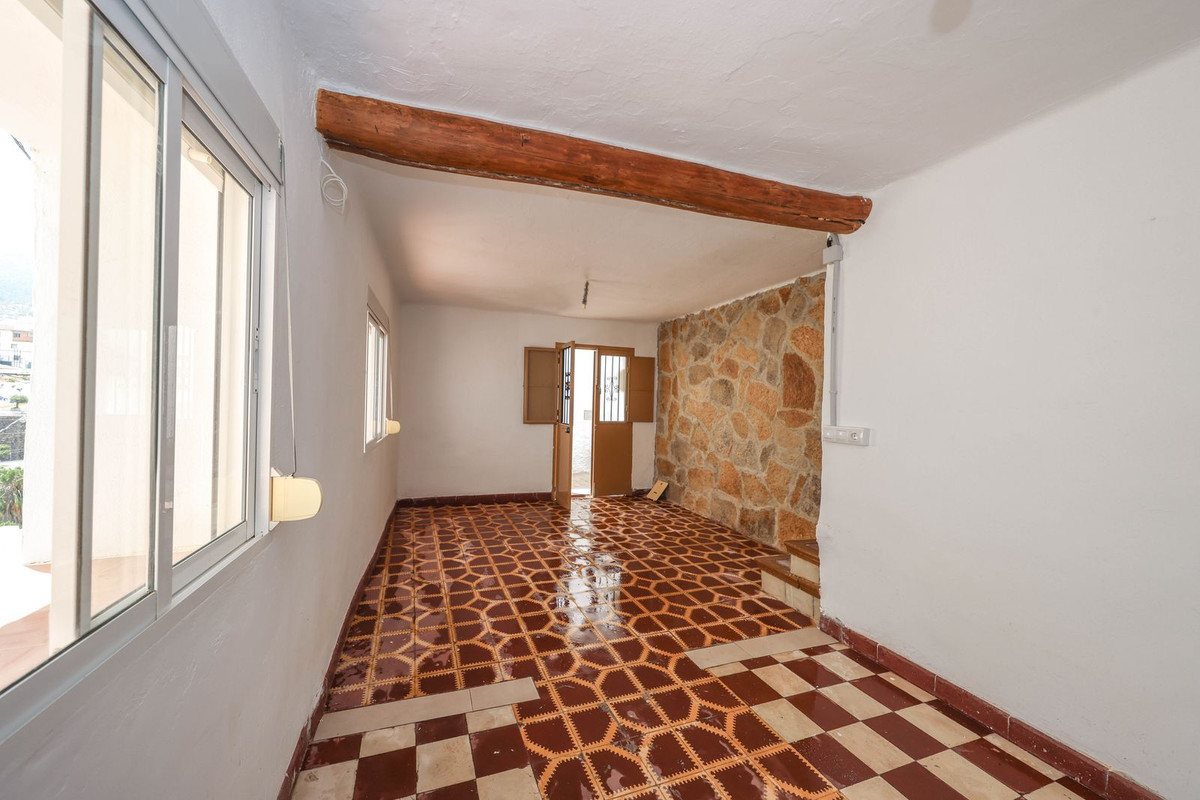 2 Bed Townhouse for sale in Tolox Costa Del Sol, Málaga, Spain