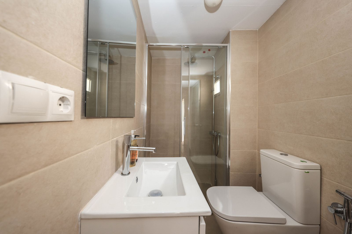 2 Bed Townhouse for sale in Tolox Costa Del Sol, Málaga, Spain