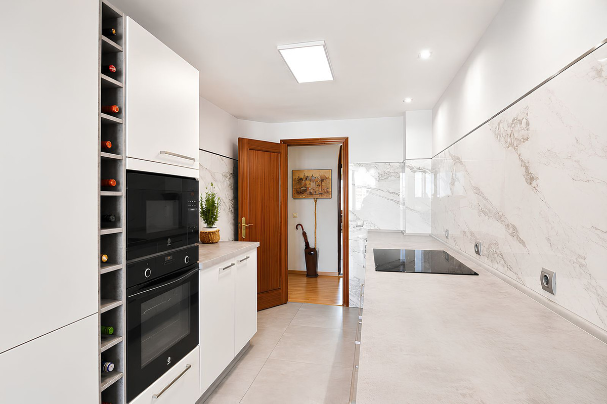 4 Bed Apartment for sale in Los Boliches Costa Del Sol, Málaga, Spain