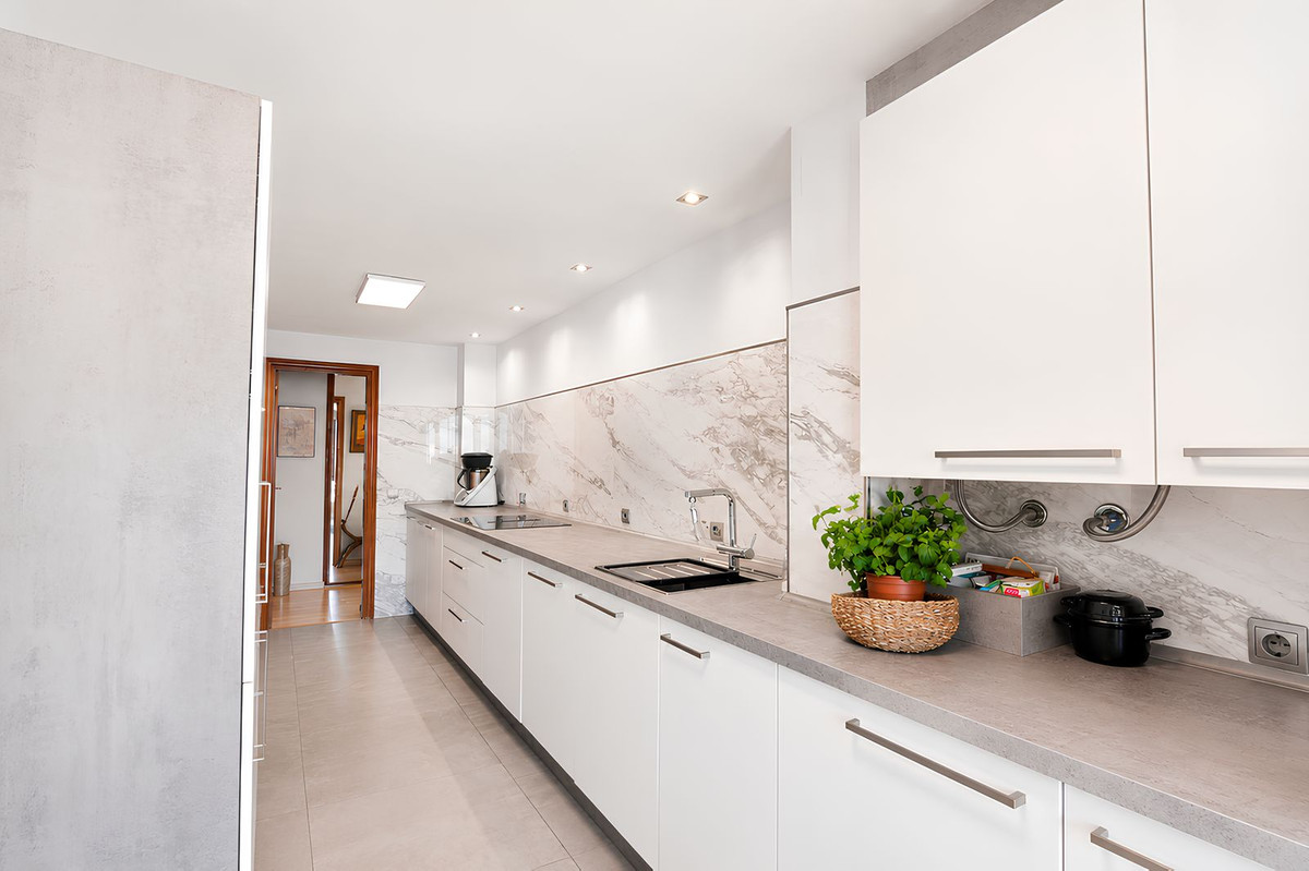 4 Bed Apartment for sale in Los Boliches Costa Del Sol, Málaga, Spain