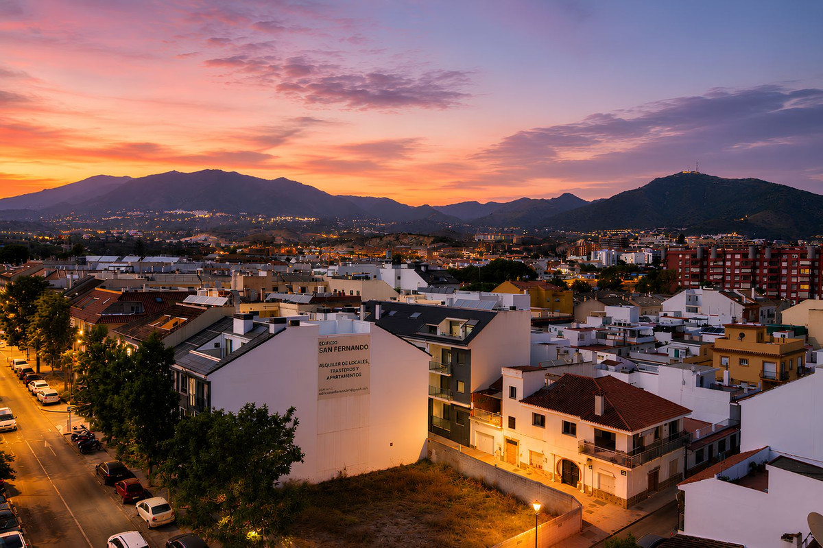 4 Bed Apartment for sale in Los Boliches Costa Del Sol, Málaga, Spain