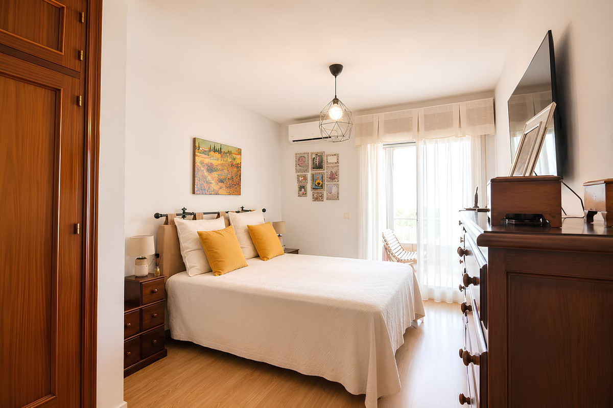 4 Bed Apartment for sale in Los Boliches Costa Del Sol, Málaga, Spain