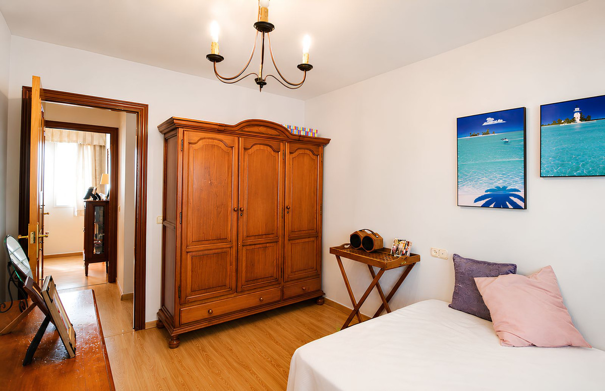 4 Bed Apartment for sale in Los Boliches Costa Del Sol, Málaga, Spain