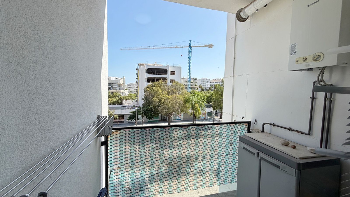 3 Bed Apartment for sale in Marbella Costa Del Sol, Málaga, Spain