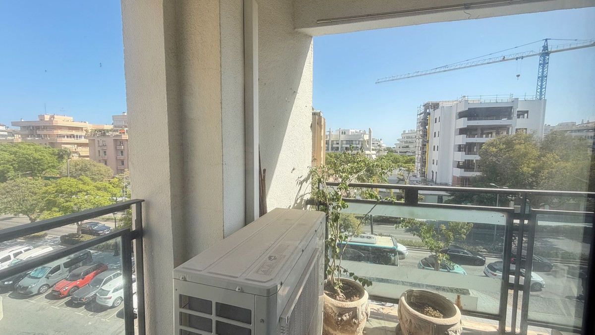 3 Bed Apartment for sale in Marbella Costa Del Sol, Málaga, Spain