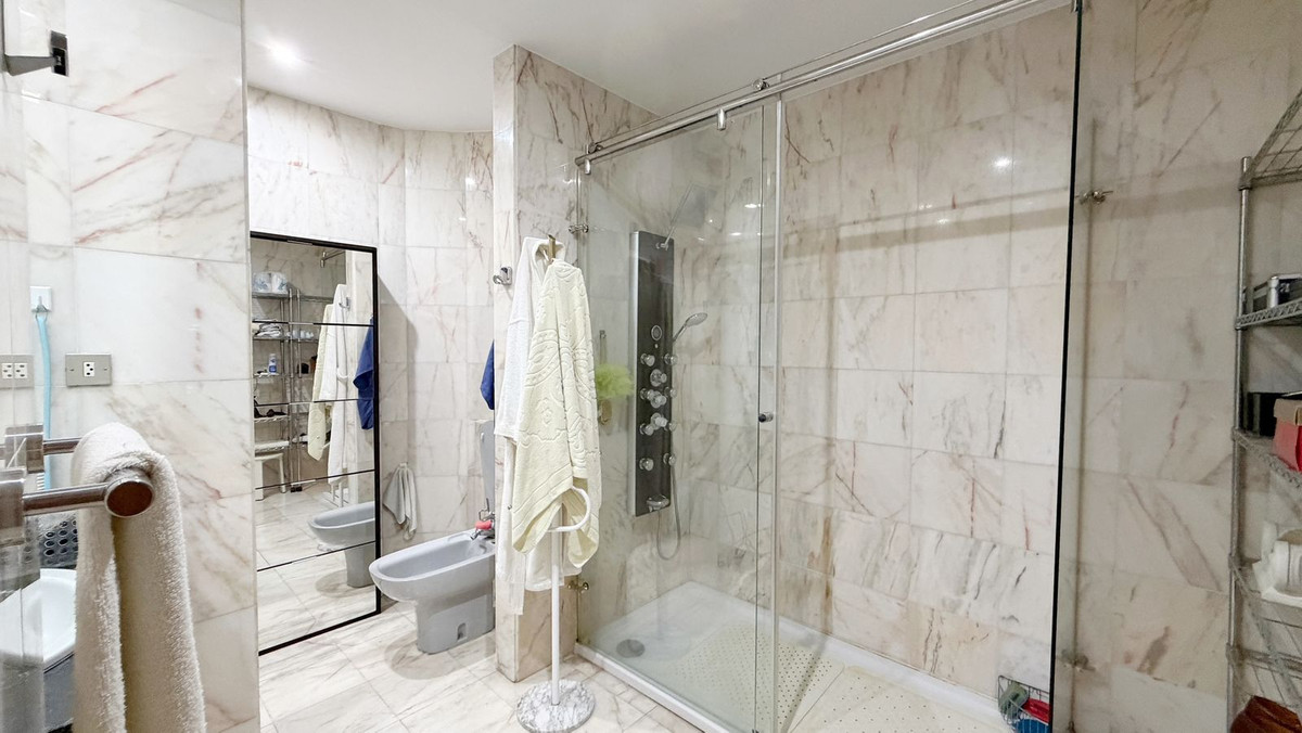 3 Bed Apartment for sale in Marbella Costa Del Sol, Málaga, Spain