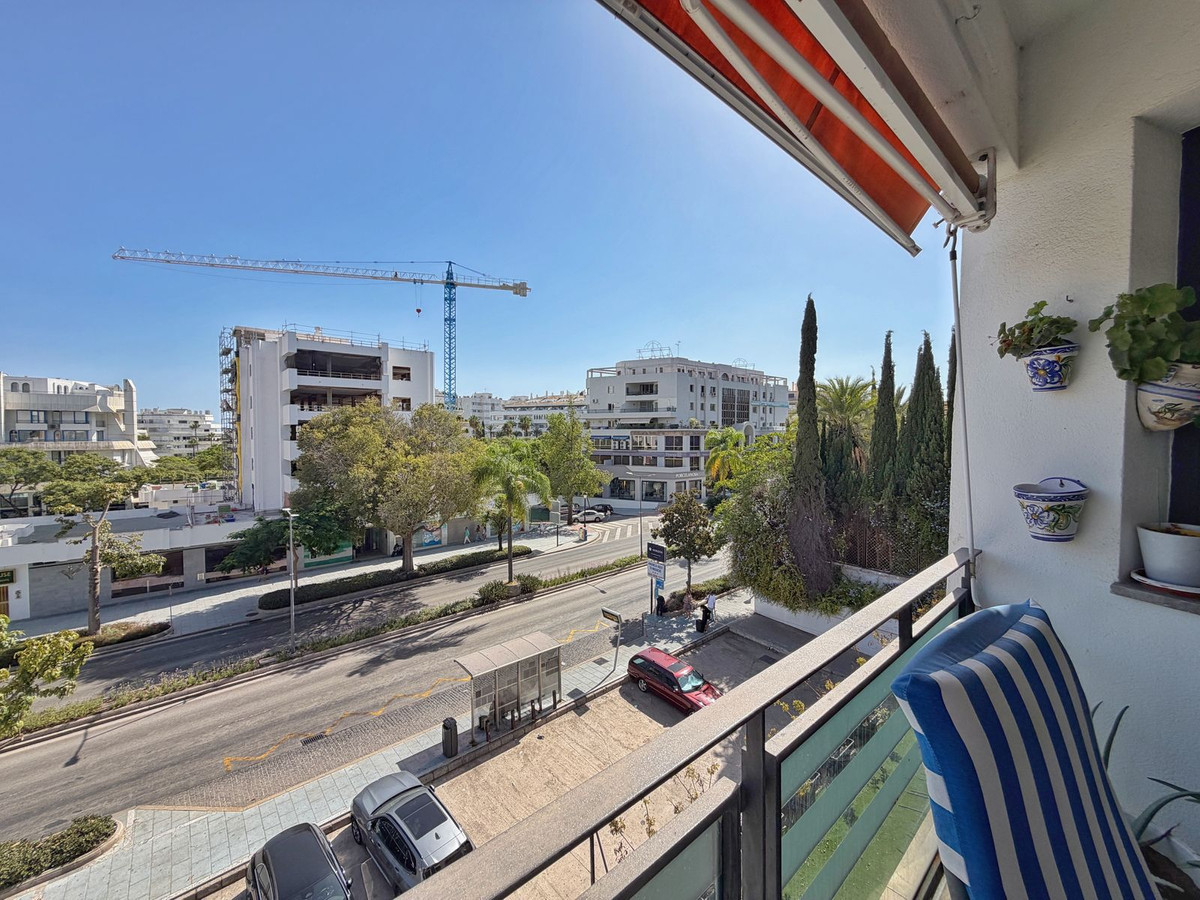 3 Bed Apartment for sale in Marbella Costa Del Sol, Málaga, Spain