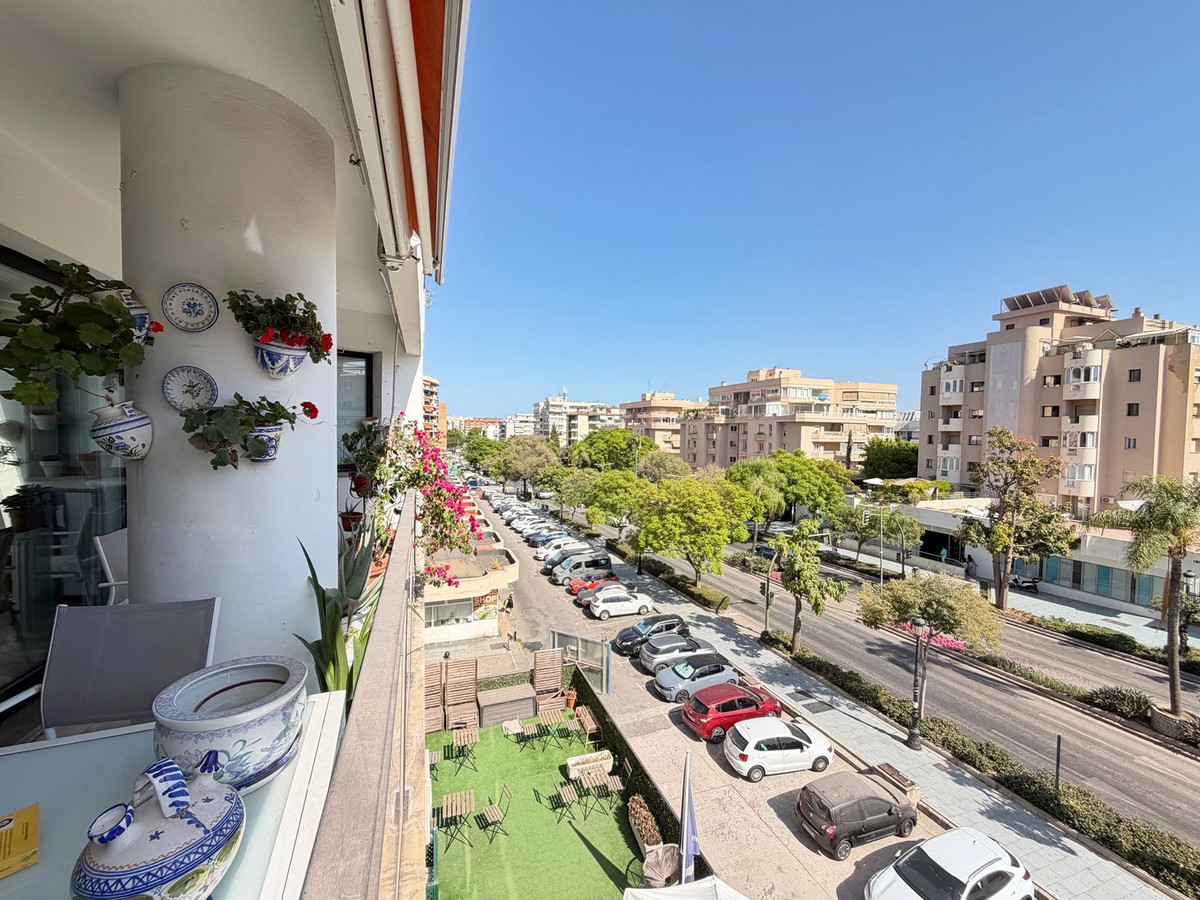 3 Bed Apartment for sale in Marbella Costa Del Sol, Málaga, Spain