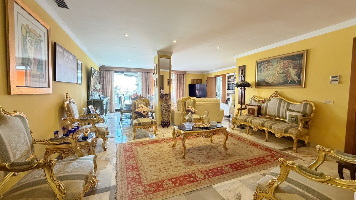 3 Bed Apartment for sale in Marbella Costa Del Sol, Málaga, Spain