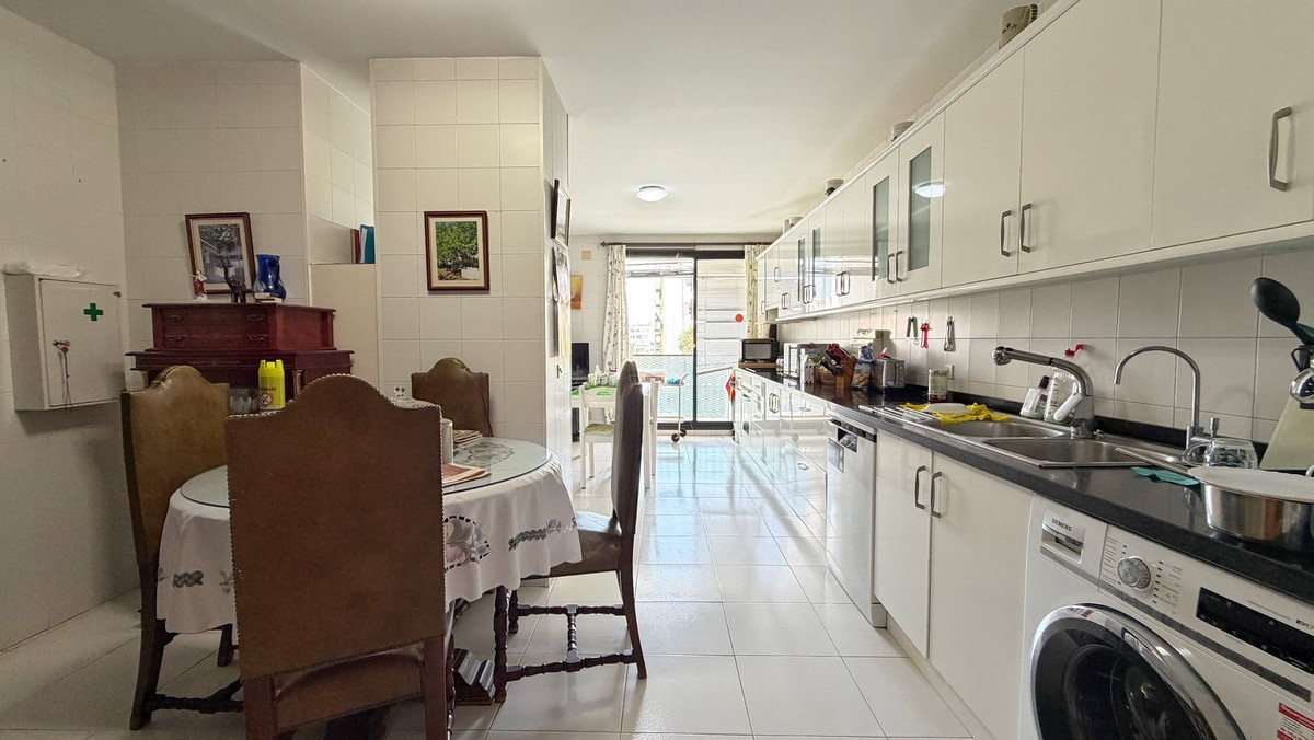 3 Bed Apartment for sale in Marbella Costa Del Sol, Málaga, Spain