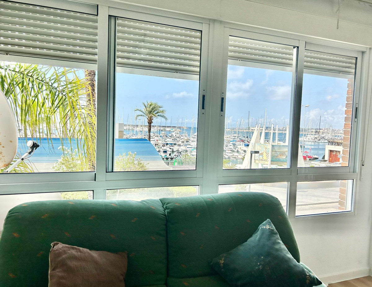 Se vende Apartamento Planta Media de 4 dormitorios en Costa Blanca, Alicante, España