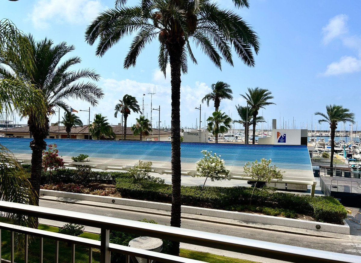 Se vende Apartamento Planta Media de 4 dormitorios en Costa Blanca, Alicante, España