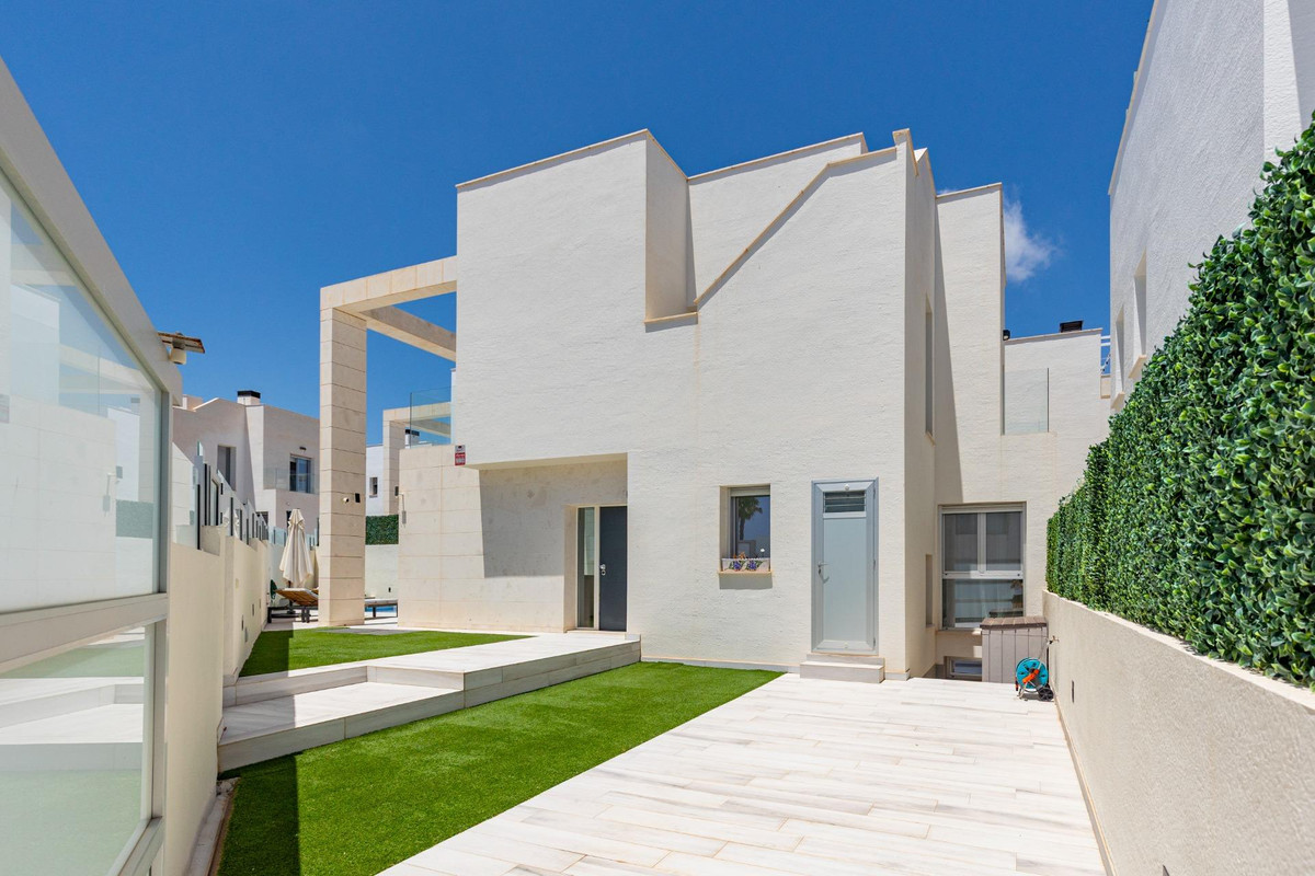 3 Bed Townhouse for sale in Lomas De Cabo Roig Costa Blanca, Alicante, Spain