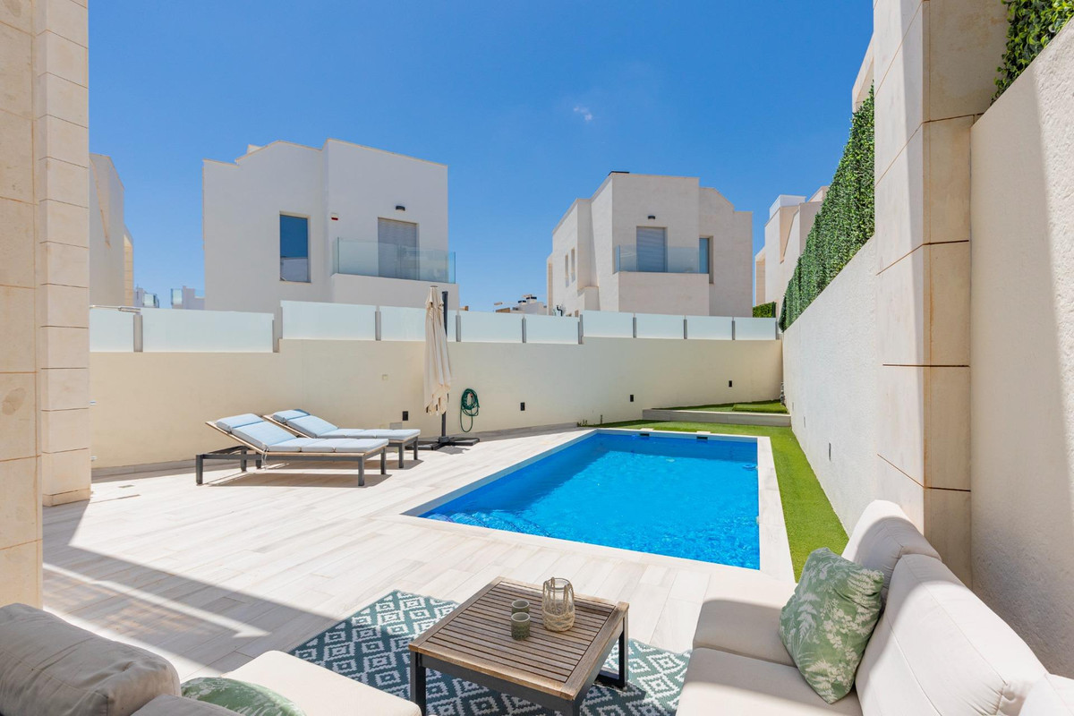 3 Bed Townhouse for sale in Lomas De Cabo Roig Costa Blanca, Alicante, Spain