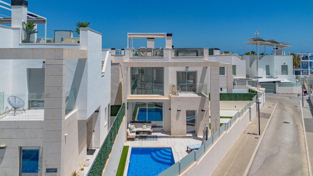 3 Bed Townhouse for sale in Lomas De Cabo Roig Costa Blanca, Alicante, Spain