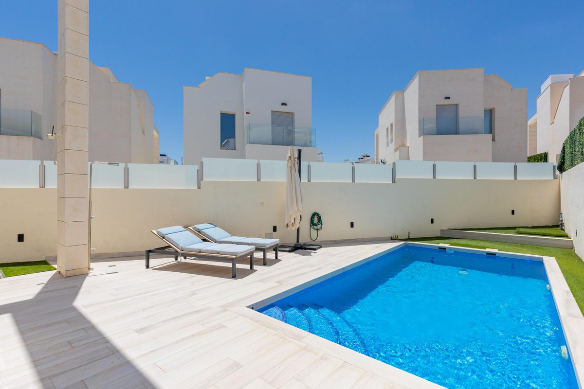 3 Bed Townhouse for sale in Lomas De Cabo Roig Costa Blanca, Alicante, Spain