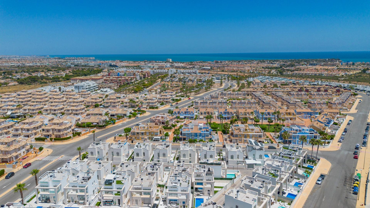 3 Bed Townhouse for sale in Lomas De Cabo Roig Costa Blanca, Alicante, Spain