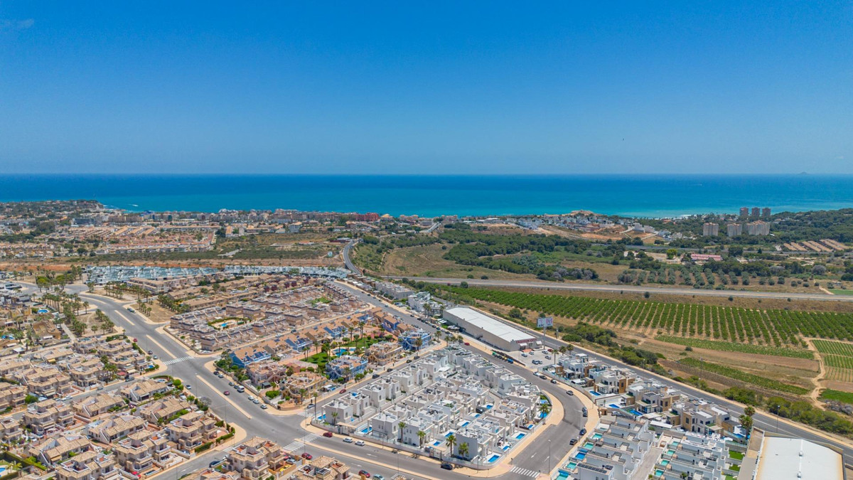 3 Bed Townhouse for sale in Lomas De Cabo Roig Costa Blanca, Alicante, Spain