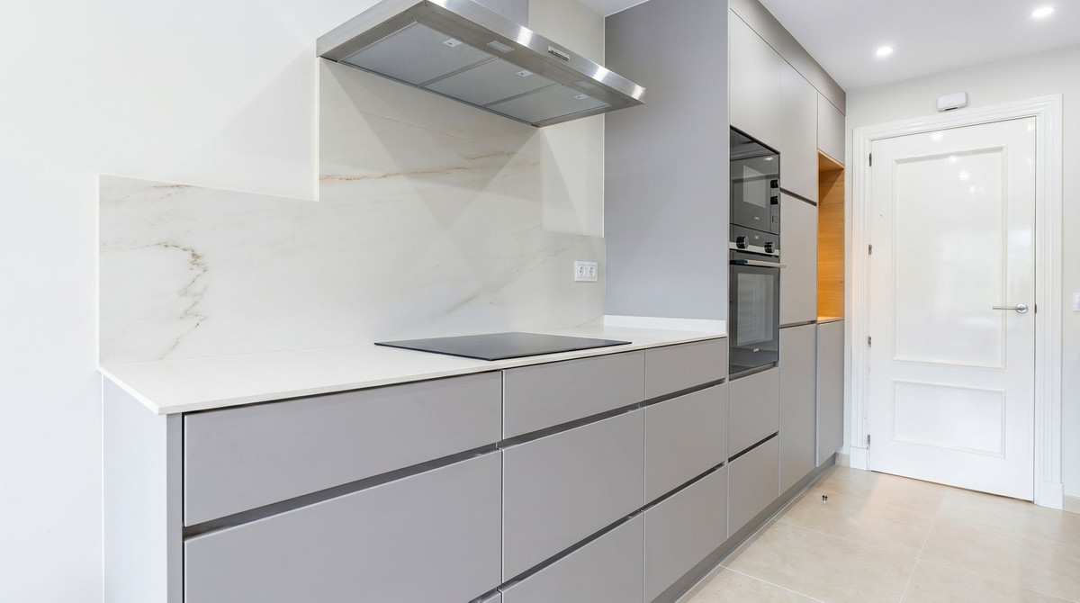 2 Bed Apartment for sale in Nueva Andalucía Costa Del Sol, Málaga, Spain